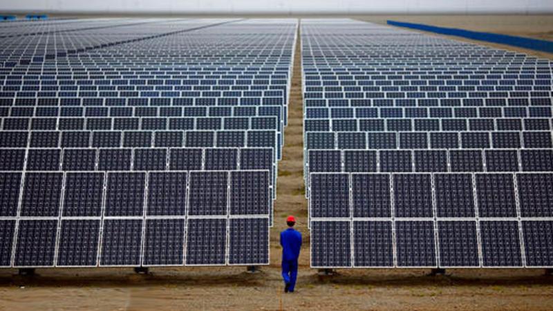 العراق تعلن قريبًا عن مشروع استثماري للطاقة الشمسية