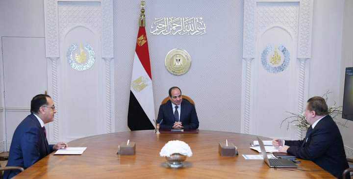 السيسي يجتمع بمحافظ البنك المركزي لمتابعة تحسن المؤشرات الاقتصادية وتعزيز الاحتياطيات الدولارية السيسي يجتمع بمحافظ البنك المركزي لمتابعة تحسن المؤشرات الاقتصادية وتعزيز الاحتياطيات الدولارية