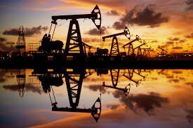 السعودية تخفض سعر النفط للمشترين في آسيا وأوروبا لأدنى مستوى في 27 شهرا