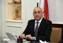وزير الإسكان يصل الإسكندرية لتفقد عدد من مشروعات الطرق 