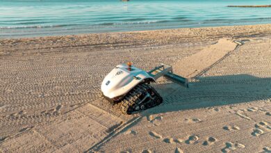 «البحر الأحمر الدولية» تكشف عن روبوت مخصص لتنظيف الشواطئ