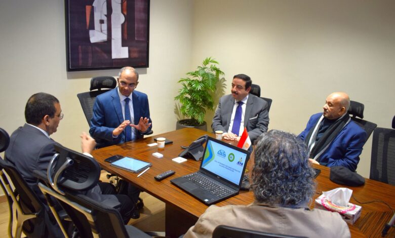 نائب وزير الإسكان يناقش مع ممثلي المقاولون العرب وشركة عالمية تكنولوجيا تحسين أداء محطات المياه