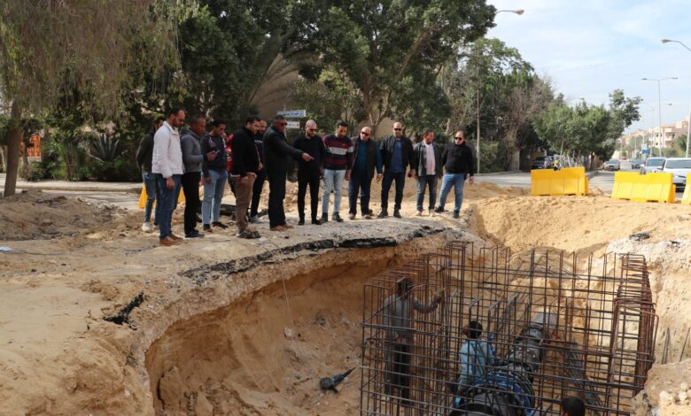 رئيس جهاز مدينة 6 أكتوبر يتفقد أعمال رفع كفاءة الطرق بالقطاع الشرقي