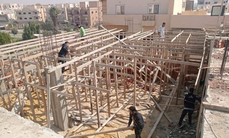 استرداد قطع أراضٍ لمخالفة شروط التعاقد وإزالة مخالفات بناء وإشغالات في حملات بمدينة العبور