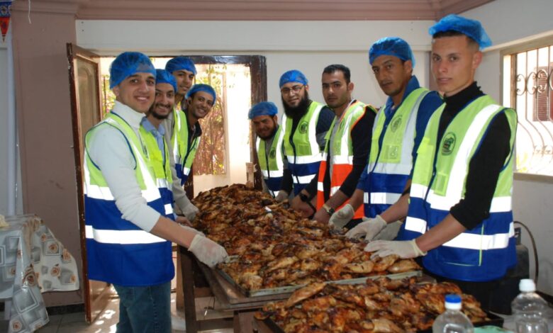 مؤسسة «بلاش نستغل بعض» تطلق حملة إفطار صائم بمدينة العاشر من رمضان