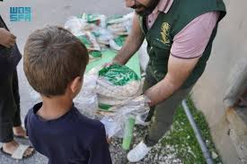 150 ألف ربطة خبز يوزعها مركز الملك سلمان للإغاثة خلال أسبوع لأسر السوريين والفلسطينيين النازحين شمال لبنان