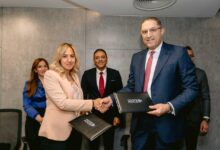 بنك أبوظبي التجاري يوقع اتفاقية شراكة حصرية مع فيزا لتقديم المزيد من الخدمات لعملائه