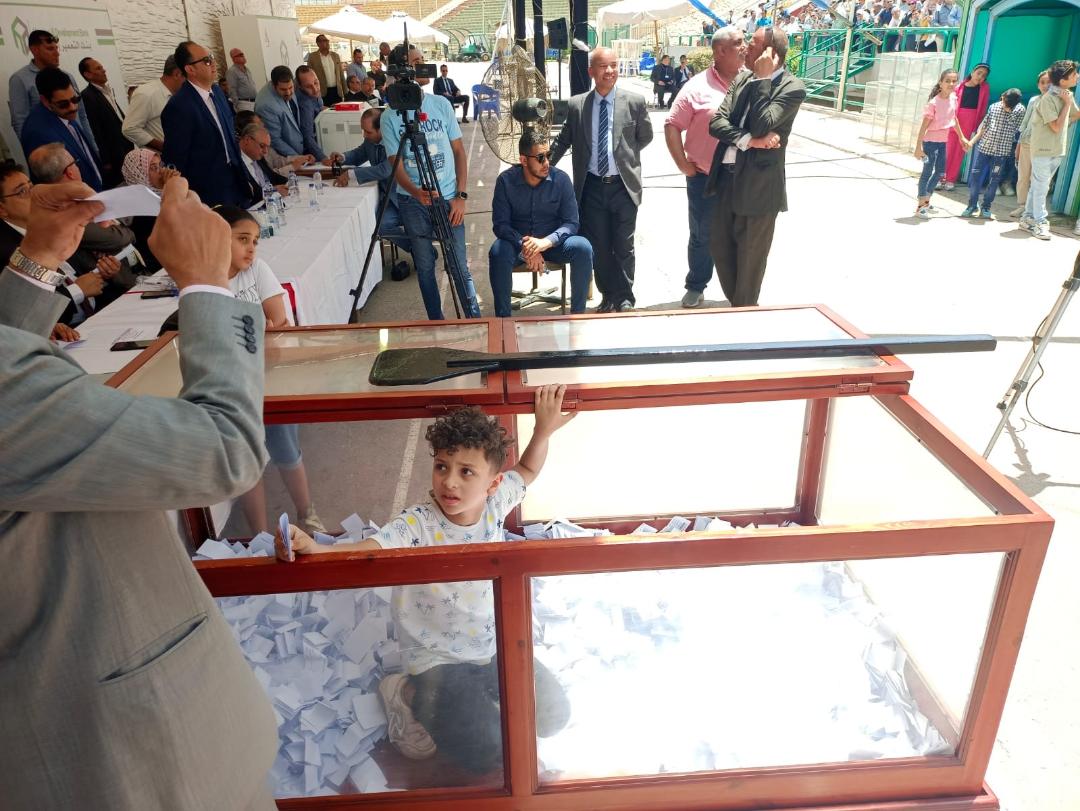 استكمال قرعة تخصيص الأراضي السكنية بمدينتي أسيوط الجديدة وناصر بين 12029 مواطنًا