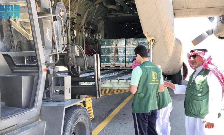 وصول الطائرة الإغاثية السعودية الـ 53 إلى قطاع غزة