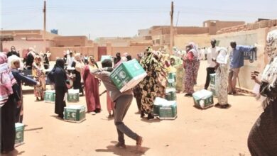مركز الملك سلمان للإغاثة يوزع آلاف من الحقائب والمساعدات في ولايات السودان