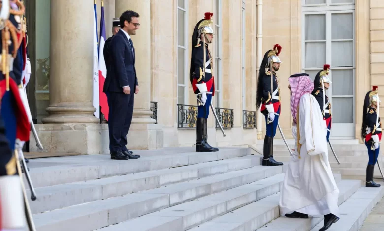 رئيس فرنسا يستقبل وفد اللجنة الوزارية بشأن غزة برئاسة وزير الخارجية السعودي