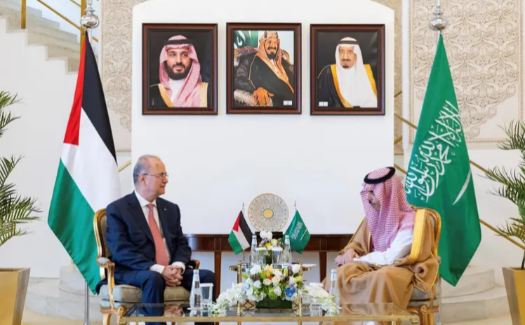 وزير الخارجية السعودي يستقبل رئيس وزراء فلسطين لبحث الأوضاع فى غزة