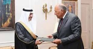 سفير المملكة لدى مصر يسلم أوراق اعتماده لوزير الخارجية
