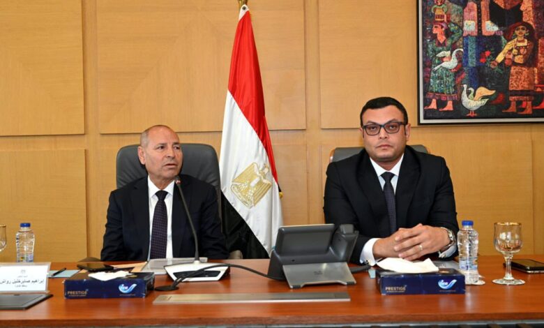 وزير الإسكان ومحافظ القاهرة يترأسان اجتماع اللجنة التيسيرية لمشروع تطوير “منطقة مثلث ماسبيرو”