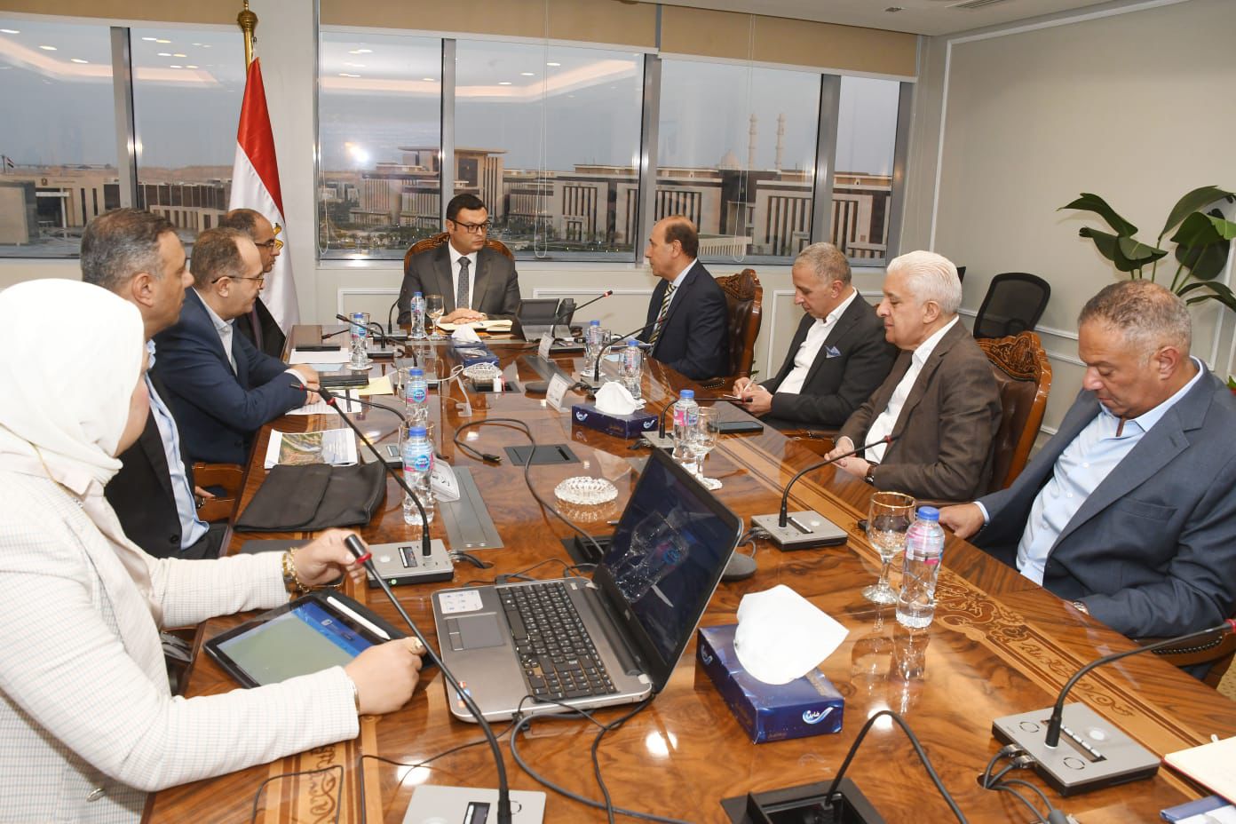 وزير الإسكان يتابع سير العمل بمشروع سد ومحطة “جوليوس نيريرى” الكهرومائية على نهر بتنزانيا