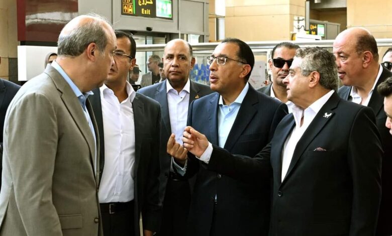 رئيس الوزراء يكشف مستجدات تطوير مطار برج العرب