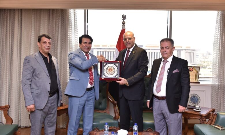 وزير العمل يستقبل وفدا من النقابة العامة للعاملين بالبترول والكيماويات الأردنية