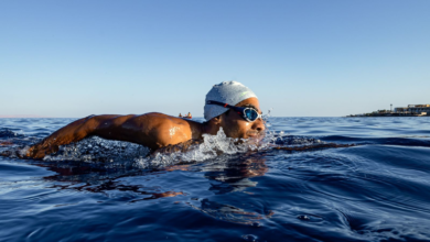 السباح محمد أيمن يتخطى مسافة الـ 25 كيلو مترًا خلال فعالية SwiMaster بمدينة دهب