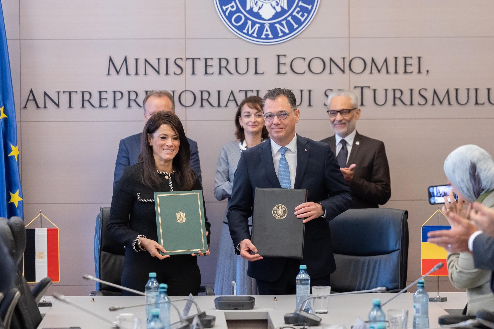 توقيع وثائق في مجالات الاستثمار والزراعة وتنمية المشروعات والطاقة بين مصر ورومانيا