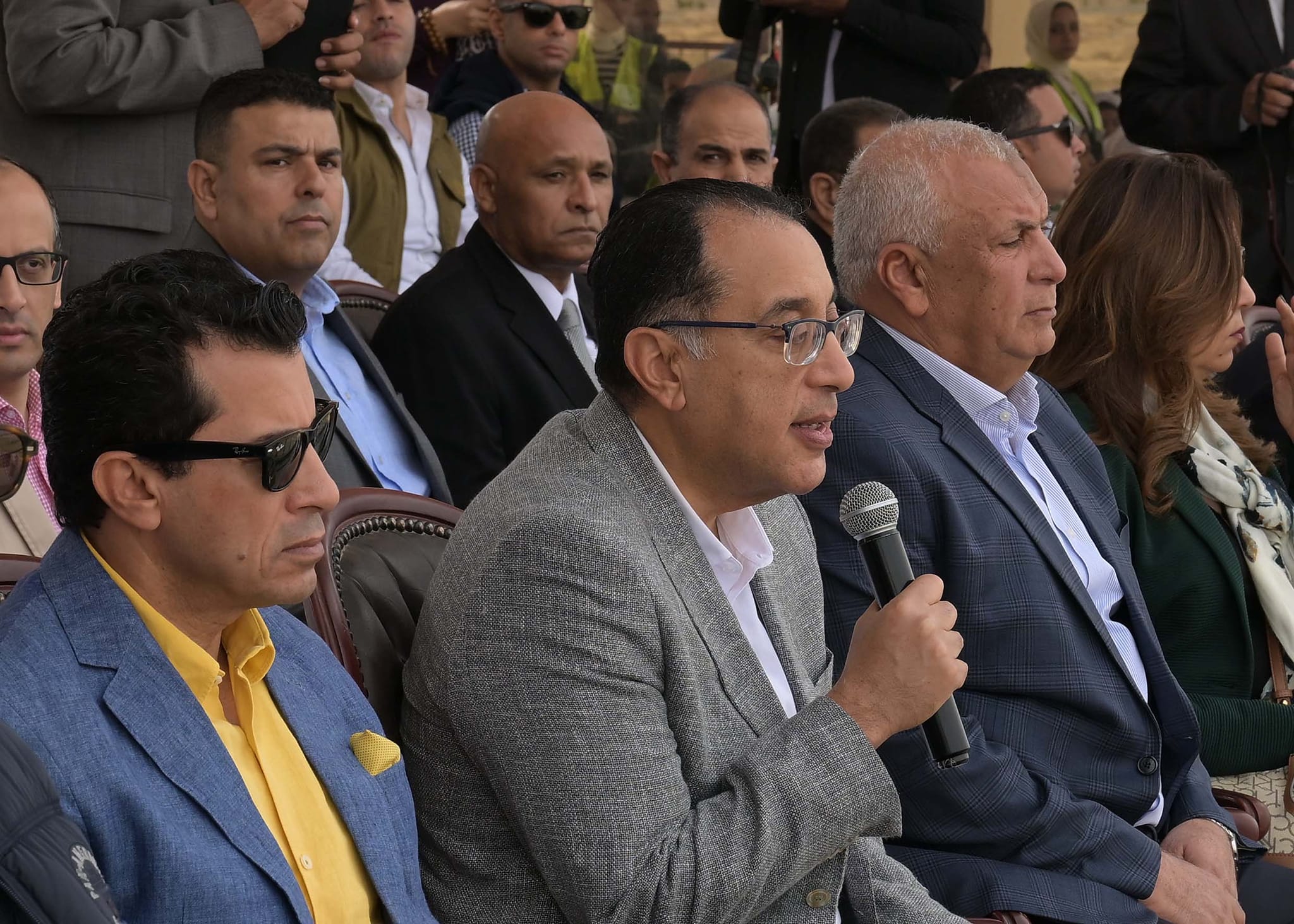 رئيس الوزراء يشهد افتتاح نادي الهجن والفروسية الدولي بالوادي الجديد