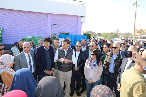 وزراء الزراعة والتخطيط والري ومحافظ المنيا يسلمون المنح للمستفيدين والجمعيات الزراعية بالمحافظة