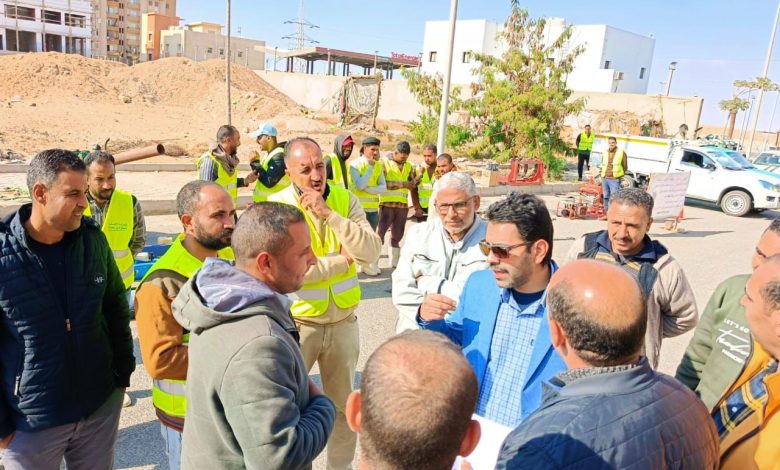 رئيس العبور الجديدة يتابع استعدادات فصل الشتاء.. ويتفقد معدات وفرق الصيانة