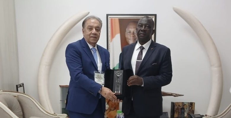 شريف الجبلي يلتقي وزير الزراعة الإيفواري لبحث فرص الاستثمار شريف الجبلي يلتقي وزير الزراعة الإيفواري لبحث فرص الاستثمار