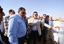 وزير الإسكان بتفقد مشروعات المرافق بمنطقتي جنيفة والرابية بالشروق