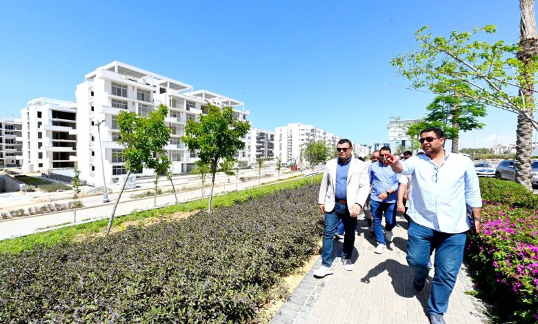 وزير الإسكان يكشف معدلات تنفيذ مشروع مزارين العلمين الجديدة وزير الإسكان يكشف معدلات تنفيذ مشروع مزارين العلمين الجديدة