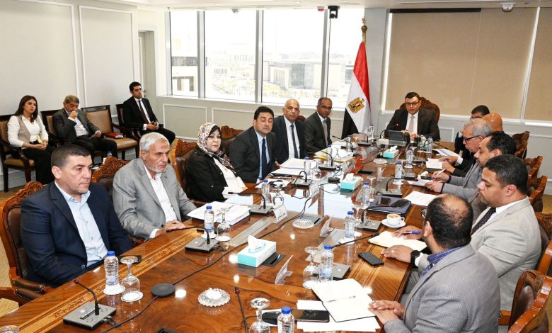 الشربيني يتابع موقف تنفيذ المرحلة الثانية لمحطة مياه الشرب بمدينة 6 أكتوبر الشربيني يتابع موقف تنفيذ المرحلة الثانية لمحطة مياه الشرب بمدينة 6 أكتوبر