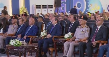 الرئيس السيسى يوجه بسرعة الفصل فى القضايا العمالية للحصول على مستحقاتهم الرئيس السيسى يوجه بسرعة الفصل فى القضايا العمالية للحصول على مستحقاتهم
