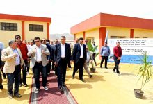 وزير الإسكان ومحافظ السويس يتفقدان مشروع رافع مياه السخنة