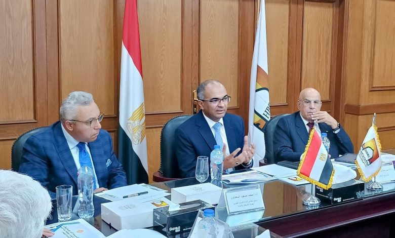 نائب وزير الإسكان يعقد اجتماعاً لتحديث منظومة أكواد مياه الشرب والصرف نائب وزير الإسكان يعقد اجتماعاً لتحديث منظومة أكواد مياه الشرب والصرف