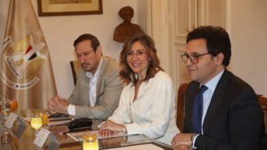 وزير الثقافة يجتمع بلجنة اختيار الرئيس الجديد لأكاديمية الفنون