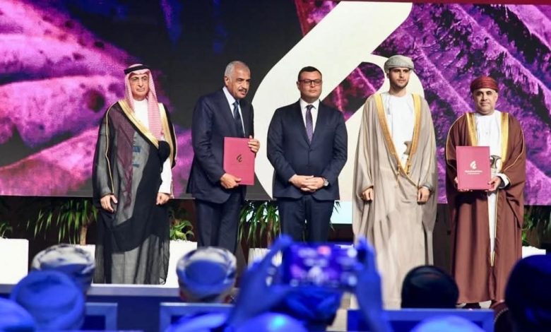 طلعت مصطفى توقع اتفاقية لتطوير مشروعين في عمان بمبيعات 4.7 مليار دولار طلعت مصطفى توقع اتفاقية لتطوير مشروعين في عمان بمبيعات 4.7 مليار دولار