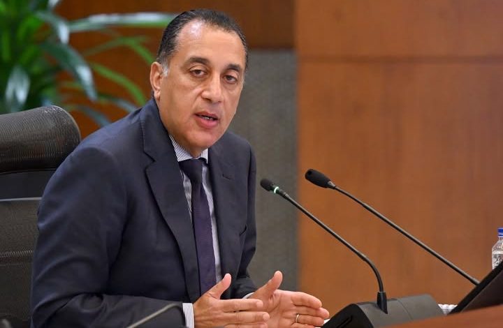 رئيس الوزراء: الشراكة والتعاون بين المنطقة الاقتصادية لقناة السويس والقطاع الخاص يساعد على جذب الاستثمارات ار رئيس الوزراء: الشراكة والتعاون بين المنطقة الاقتصادية لقناة السويس والقطاع الخاص يساعد على جذب الاستثمارات ار