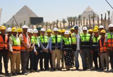 بالصور.. زيارة ميدانية لرئيسي أبوظبي للاستثمارات السياحية ومجموعة أكور العالمية لموقع مشروع فندق “سوفيتل ليجند – الأهرامات”