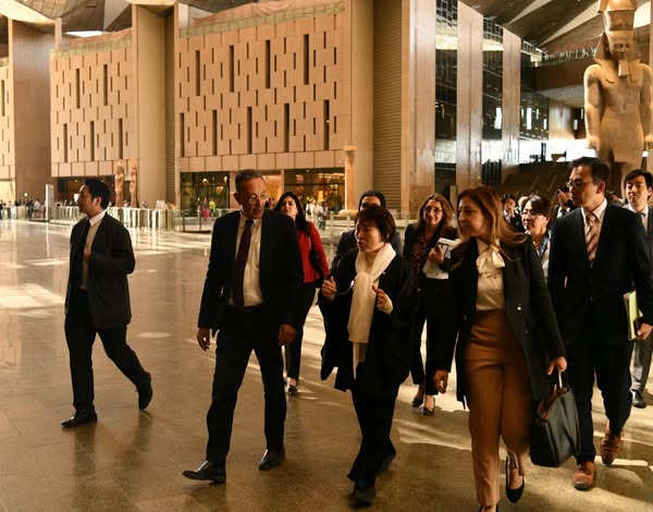 المتحف المصري الكبير يستقبل رئيس جمهورية جزر القمر ووزيرة التعليم والثقافة اليابانية المتحف المصري الكبير يستقبل رئيس جمهورية جزر القمر ووزيرة التعليم والثقافة اليابانية