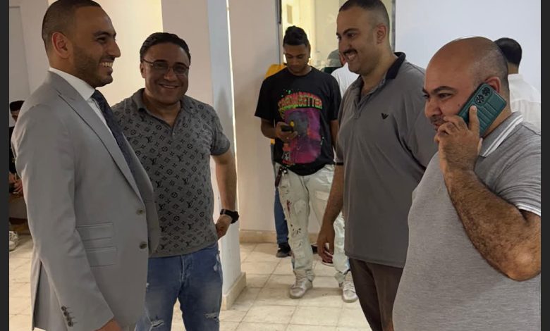 بالصور.. بدء توافد المواطنين على مكتب الشهر العقاري والتوثيق بمركز شباب دار السلام بالصور.. بدء توافد المواطنين على مكتب الشهر العقاري والتوثيق بمركز شباب دار السلام