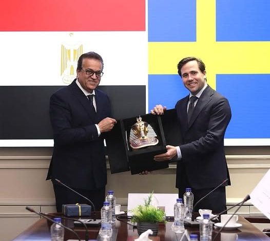 وزير الصحة يبحث مع وزير التجارة السويدي فرص الاستثمار الصحي والتعاون في دعم الجرحى الفلسطينيين وزير الصحة يبحث مع وزير التجارة السويدي فرص الاستثمار الصحي والتعاون في دعم الجرحى الفلسطينيين
