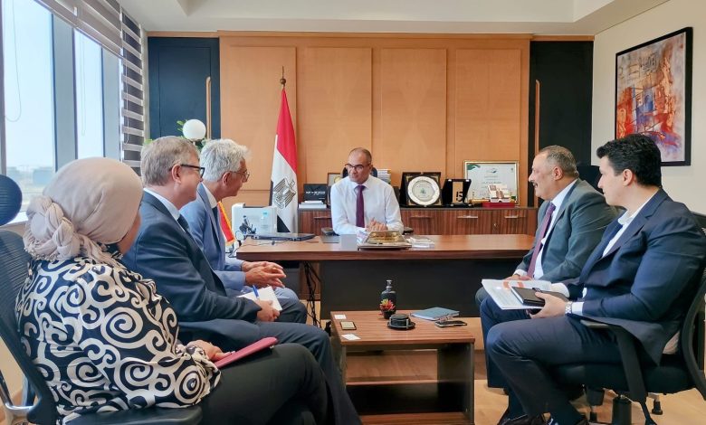 نائب وزير الإسكان ببحث مع ممثلي الوكالة الألمانية تعزيز التعاون في مشروعات المباه 