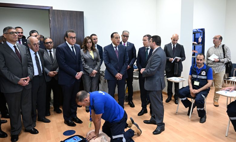 رئيس الوزراء يتفقد المركز القومي للتدريب بمقر هيئة الاسعاف المصرية رئيس الوزراء يتفقد المركز القومي للتدريب بمقر هيئة الاسعاف المصرية