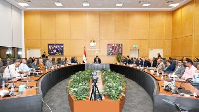 وزير الإسكان يجتمع بالشركات المنفذة لمشروع تطوير موقع التجلي الأعظم
