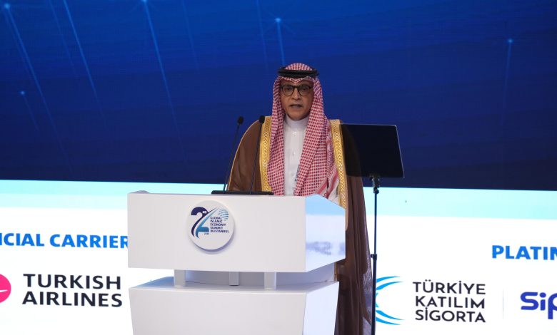 عبدالله صالح كامل: العالم الإسلامي مؤهل لقيادة نموذج اقتصادي متوازن ومؤثر عالميًا عبدالله صالح كامل: العالم الإسلامي مؤهل لقيادة نموذج اقتصادي متوازن ومؤثر عالميًا