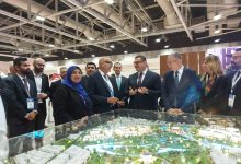 وزير الإسكان يصل إلى مسقط ويُشارك في افتتاح معرض ومؤتمر عُمان العقاري وأسبوع التصميم والبناء العشرين