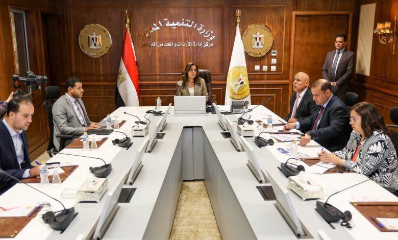 وزيرة التنمية المحلية تتابع الموقف التنفيذي لمنظومات التصالح وتقنين أراضي الدولة ومشروعات الخطة الاستثمارية وزيرة التنمية المحلية تتابع الموقف التنفيذي لمنظومات التصالح وتقنين أراضي الدولة ومشروعات الخطة الاستثمارية