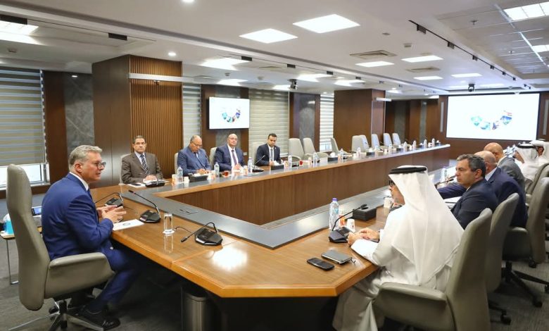 وزير البترول يبحث مع مجموعة موانئ أبو ظبي سبل تعزيز التعاون المشترك وزير البترول يبحث مع مجموعة موانئ أبو ظبي سبل تعزيز التعاون المشترك