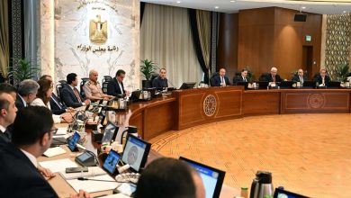وزير التعليم العالي يستعرض تقريرًا بعنوان “جيل جديد من الجامعات المصرية المتخصصة”