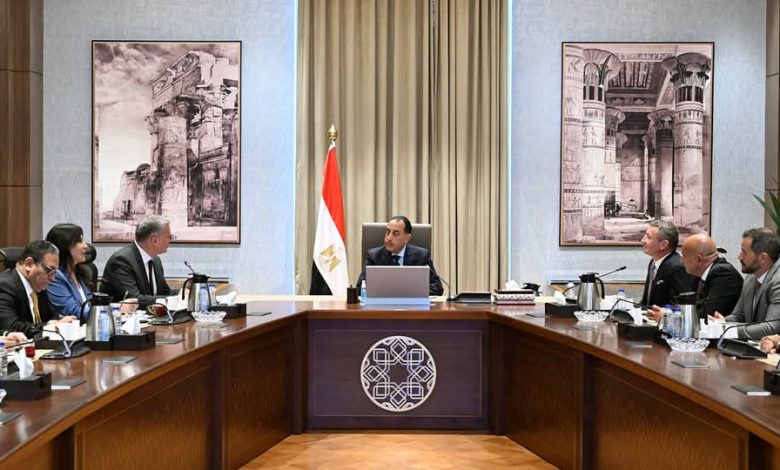 رئيس الوزراء يستقبل نائب رئيس شركة “إكسون موبيل” العالمية لشئون الاستكشاف رئيس الوزراء يستقبل نائب رئيس شركة “إكسون موبيل” العالمية لشئون الاستكشاف
