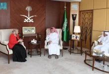 السفير الحصيني يستقبل الأمين العام لصندوق تطوير التعليم بمصر